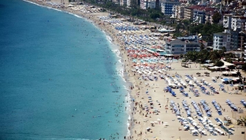 antalyaya-gelen-turistlerin-sayi-onun-ehalisinin-sayini-iki-defe-otub